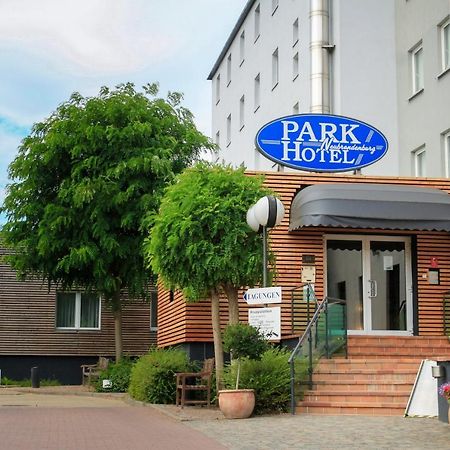 Parkhotel نيوبراندنبرغ المظهر الخارجي الصورة