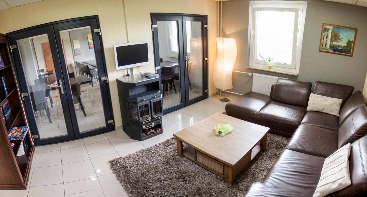 Parkhotel نيوبراندنبرغ المظهر الخارجي الصورة