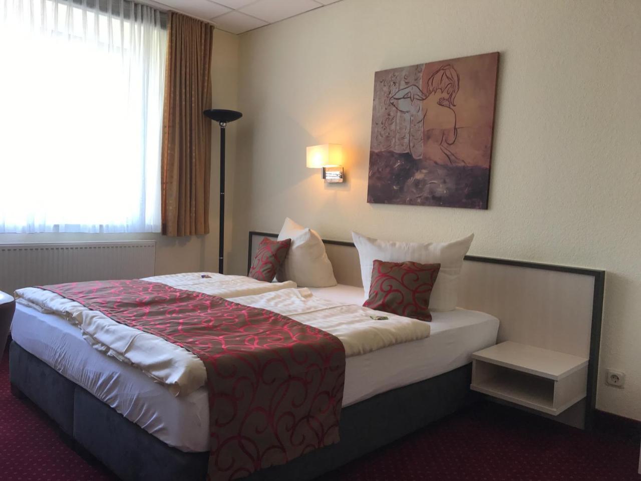 Parkhotel نيوبراندنبرغ المظهر الخارجي الصورة